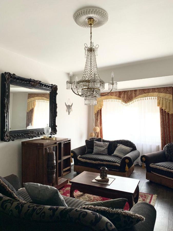 Oldtown Safari Lodge Братислава Екстериор снимка