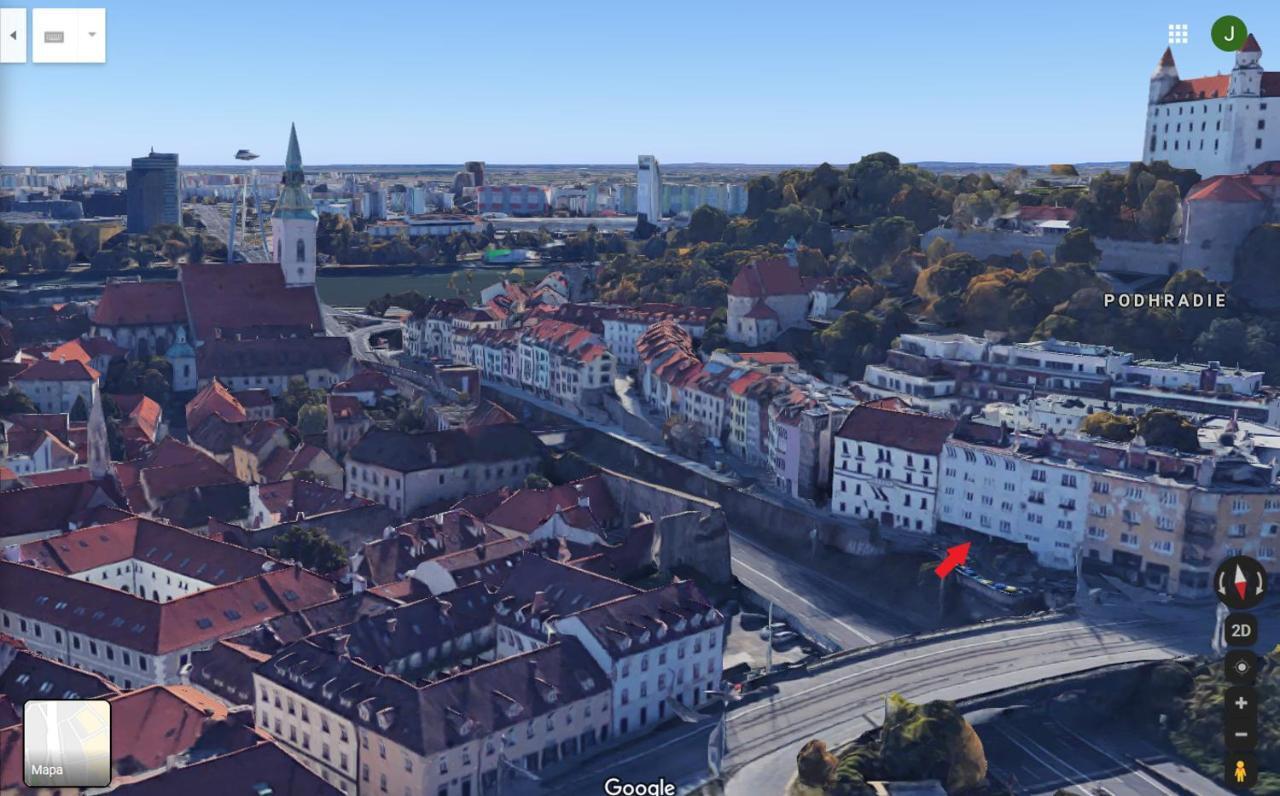 Oldtown Safari Lodge Братислава Екстериор снимка